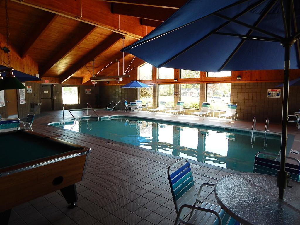 Americinn By Wyndham Sturgeon Bay Exterior photo