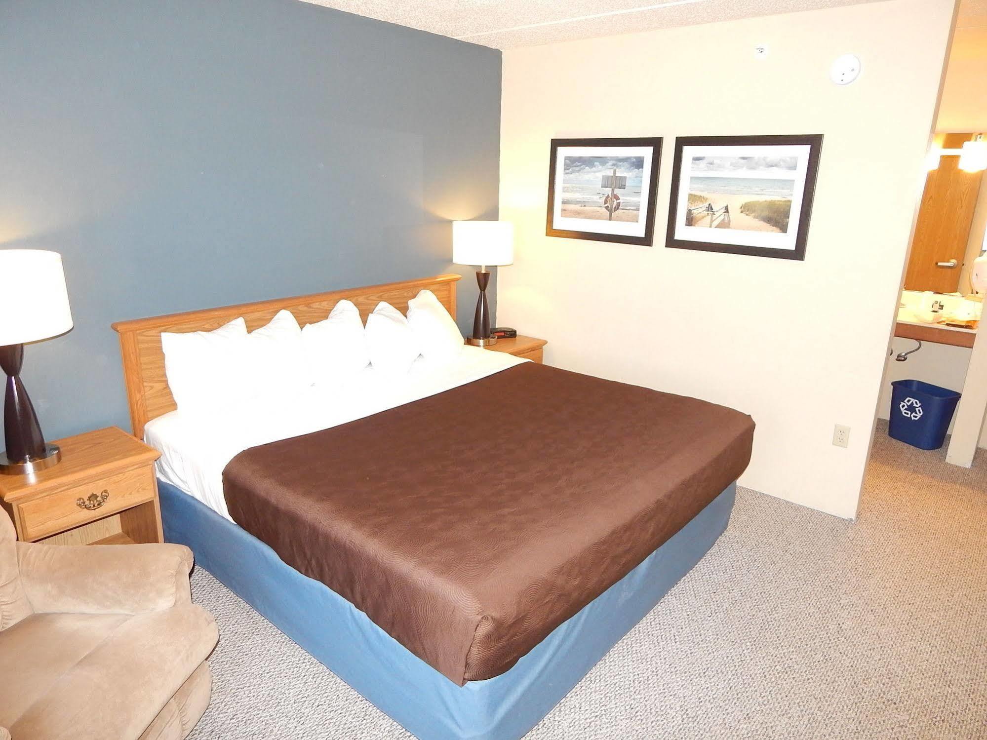 Americinn By Wyndham Sturgeon Bay Exterior photo